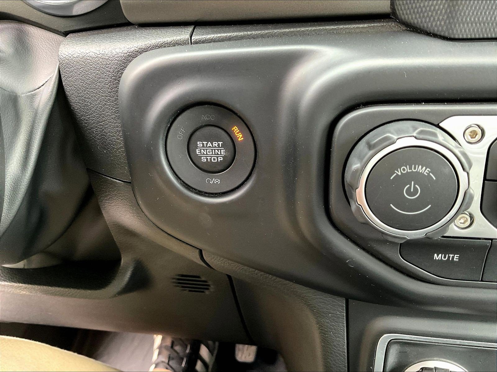 Used 2023 Jeep Wrangler Unlimited w/ Cold Weather Group AWD/4WD image 15