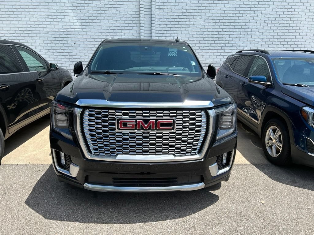 Used 2024 GMC Yukon Denali w/ Denali Reserve Package AWD/4WD image 3