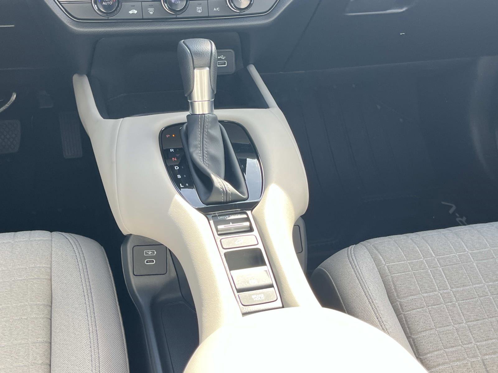 Used 2025 Honda HR-V LX image 13