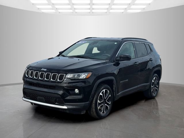 Used 2024 Jeep Compass Limited image 3