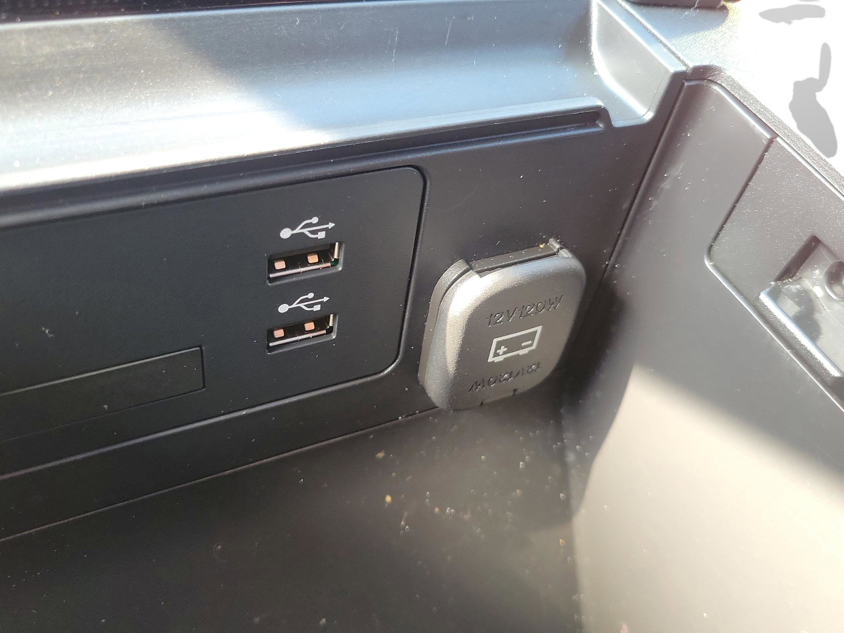 Used 2023 MAZDA MAZDA3 s image 31