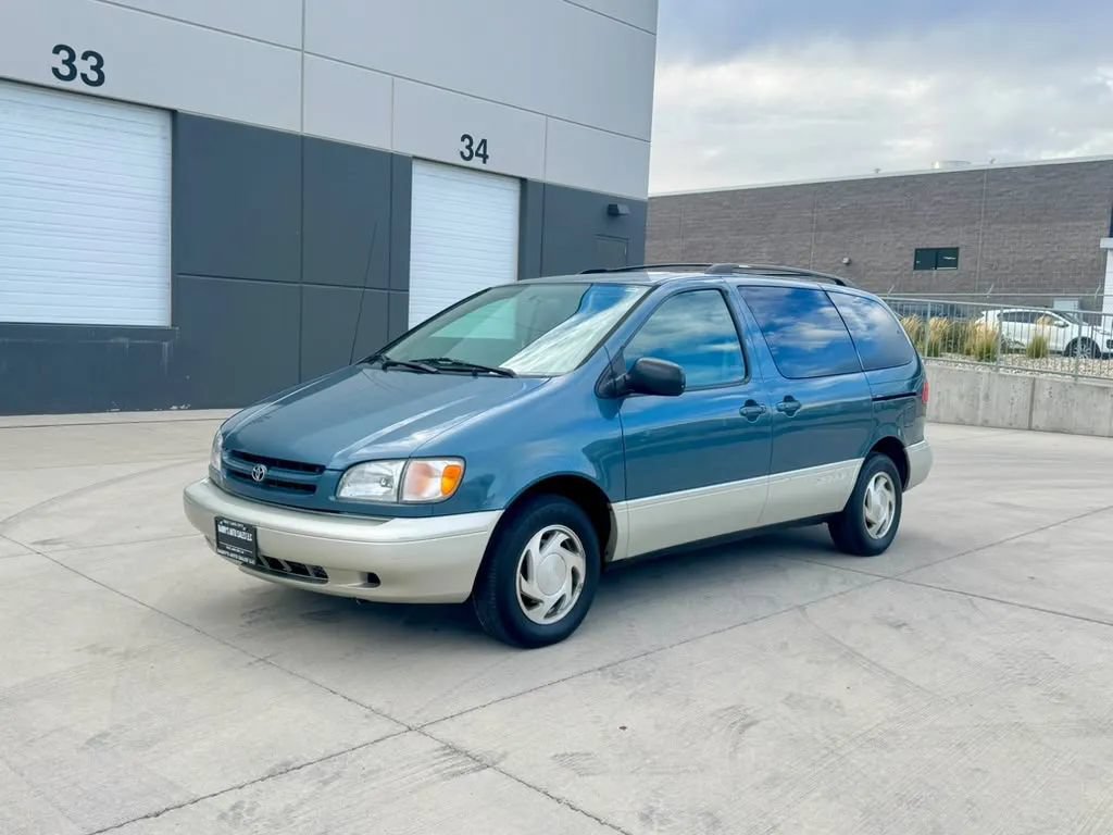 Used 2000 Toyota Sienna XLE w/ XLE Luxury Pkg