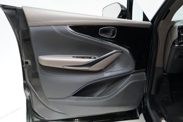 Used 2025 Aston Martin DBX 707 image 27