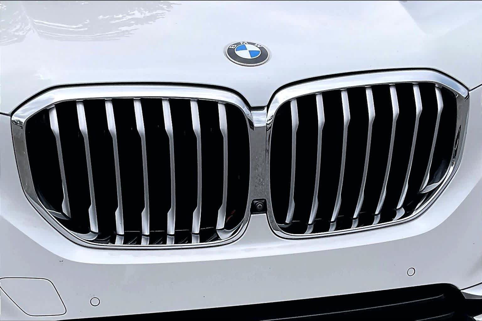 Used 2022 BMW X5 xDrive40i w/ Premium Package AWD/4WD image 31
