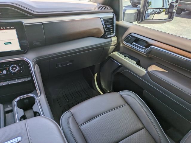 Used 2025 GMC Sierra 2500 Denali w/ Denali Reserve Package AWD/4WD image 18