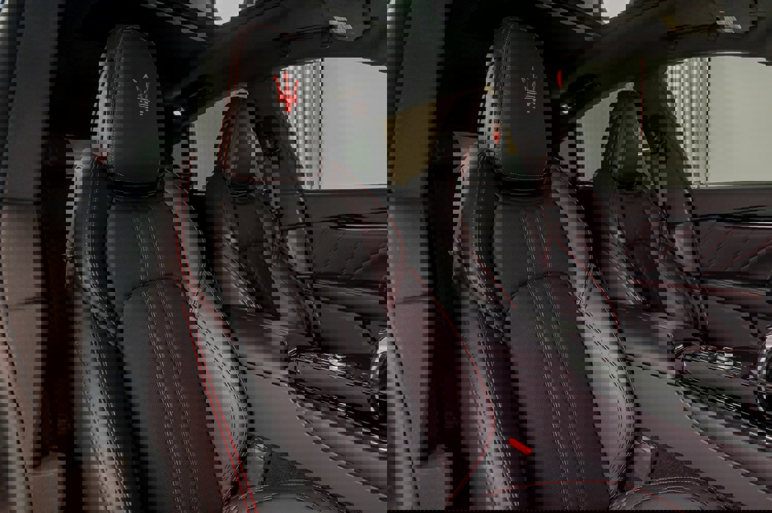 Used 2024 Maserati Levante GT Ultima image 26