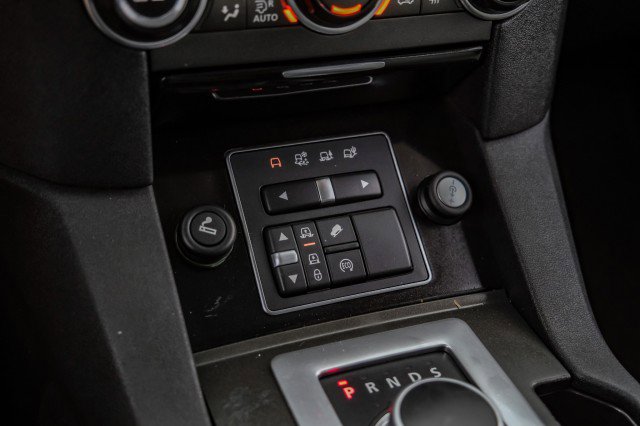 Used 2015 Land Rover LR4 HSE LUX image 26
