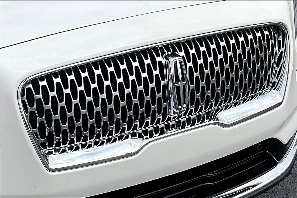 Used 2022 Lincoln Nautilus Reserve image 35
