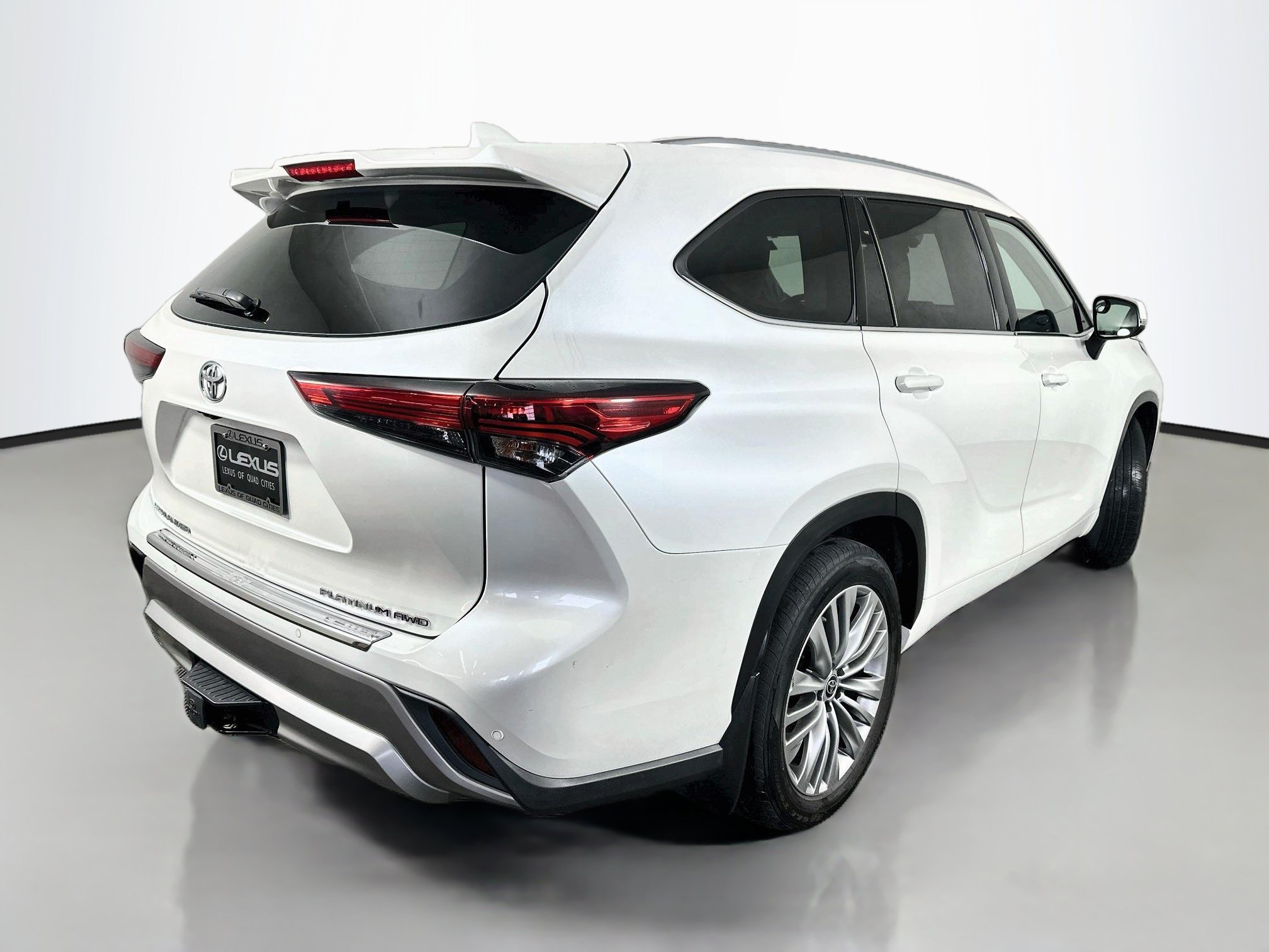 Used 2021 Toyota Highlander Platinum AWD/4WD image 7