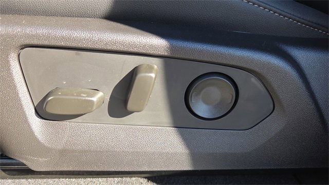 New 2026 GMC Canyon Elevation w/ LPO, Sports Bar Package image 37