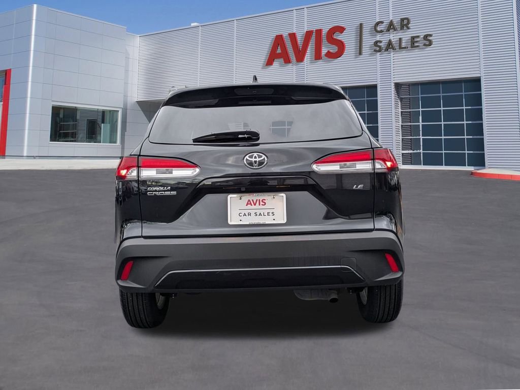 Used 2025 Toyota Corolla Cross LE image 7