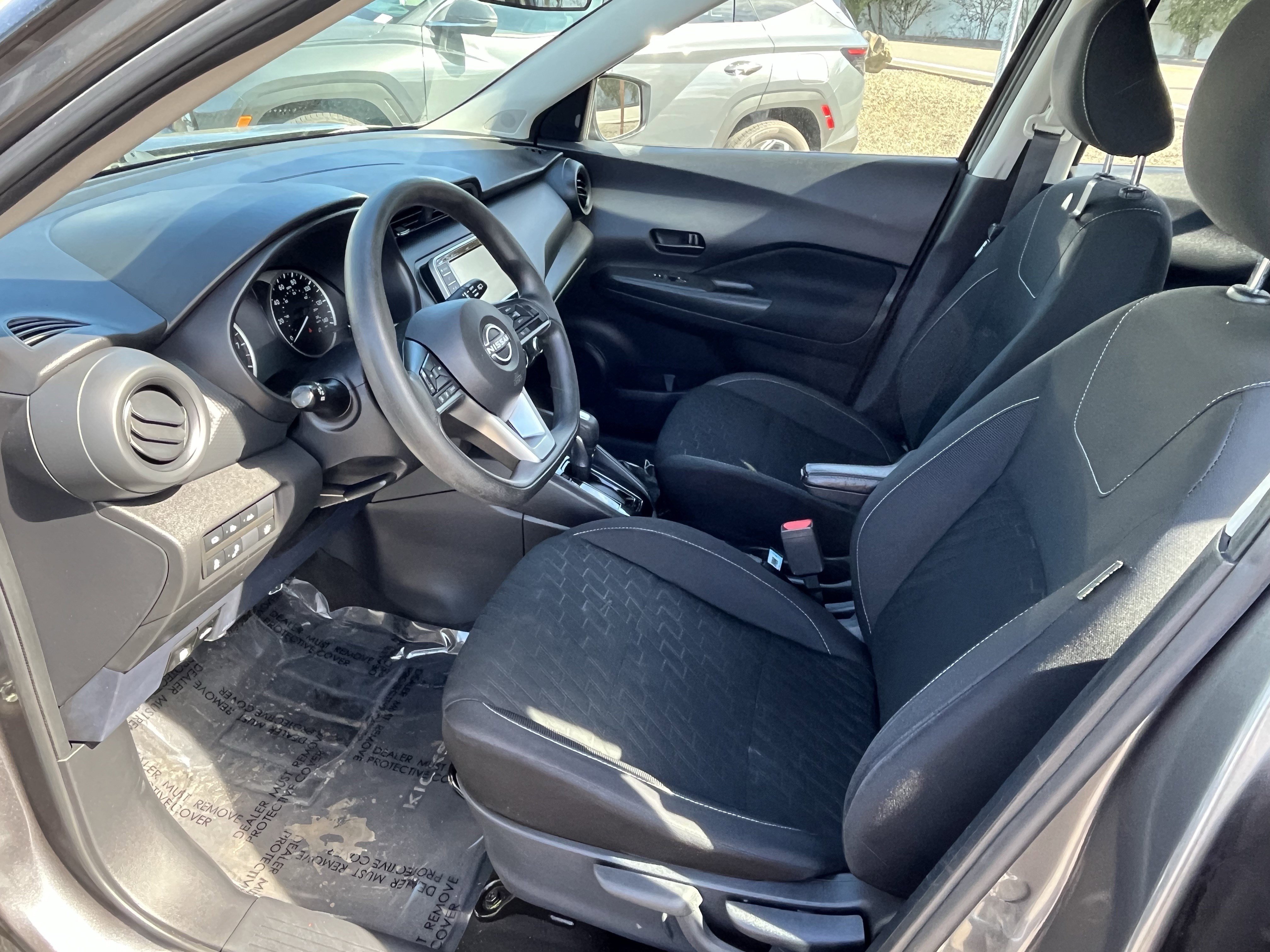 Used 2022 Nissan Kicks S image 9