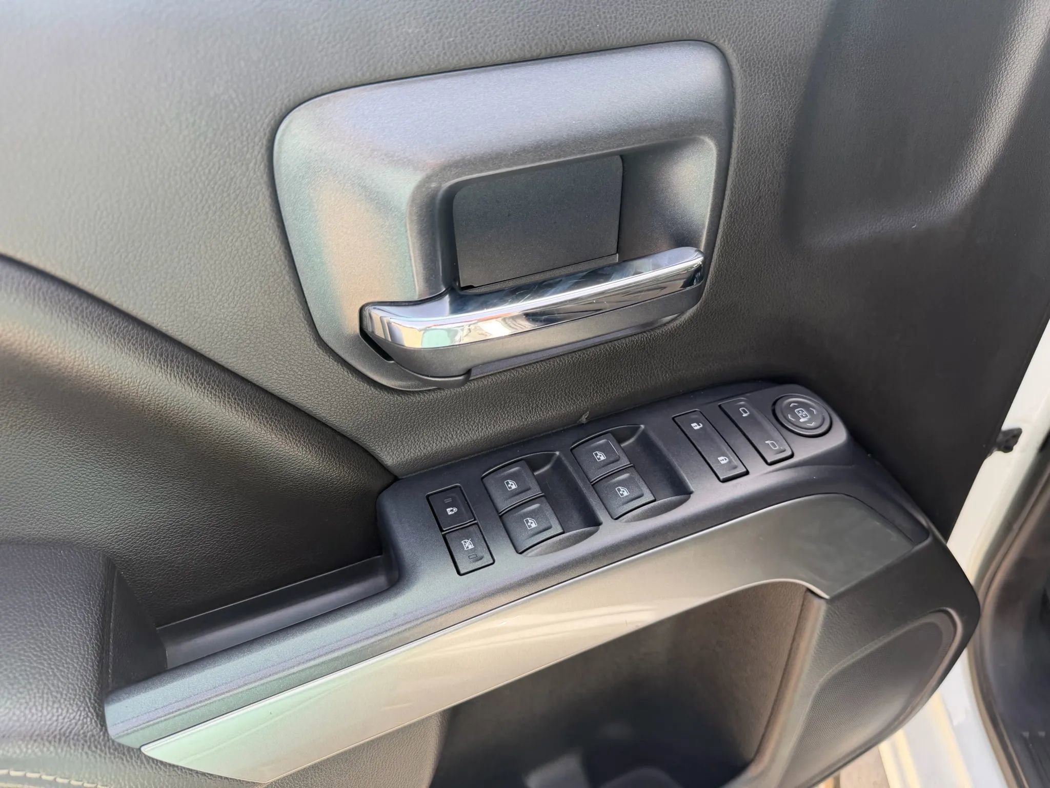 Used 2015 Chevrolet Silverado 2500 LT image 14