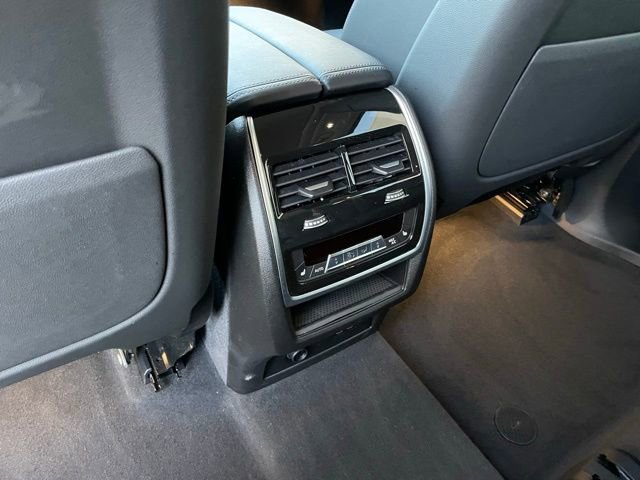 Used 2026 BMW X7 xDrive40i w/ Premium Package image 9