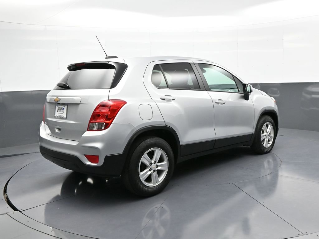 Used 2020 Chevrolet Trax LS w/ Tint and Cruise Package FWD image 6