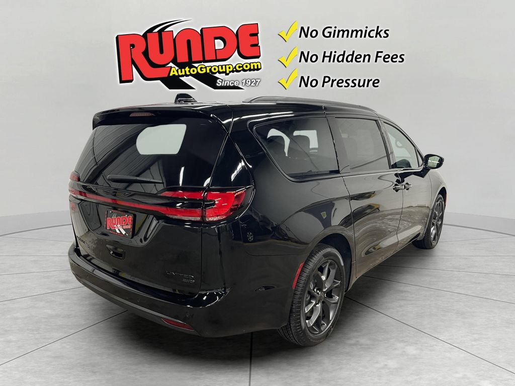New 2027 Chrysler Pacifica Limited AWD/4WD image 5