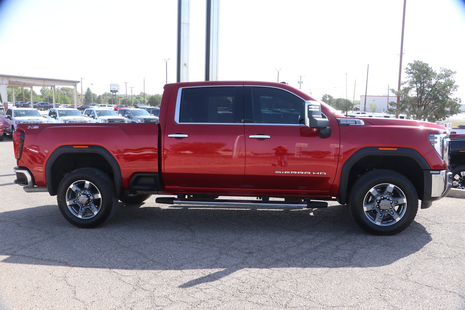 Used 2025 GMC Sierra 2500 SLT w/ SLT Premium Package AWD/4WD image 8