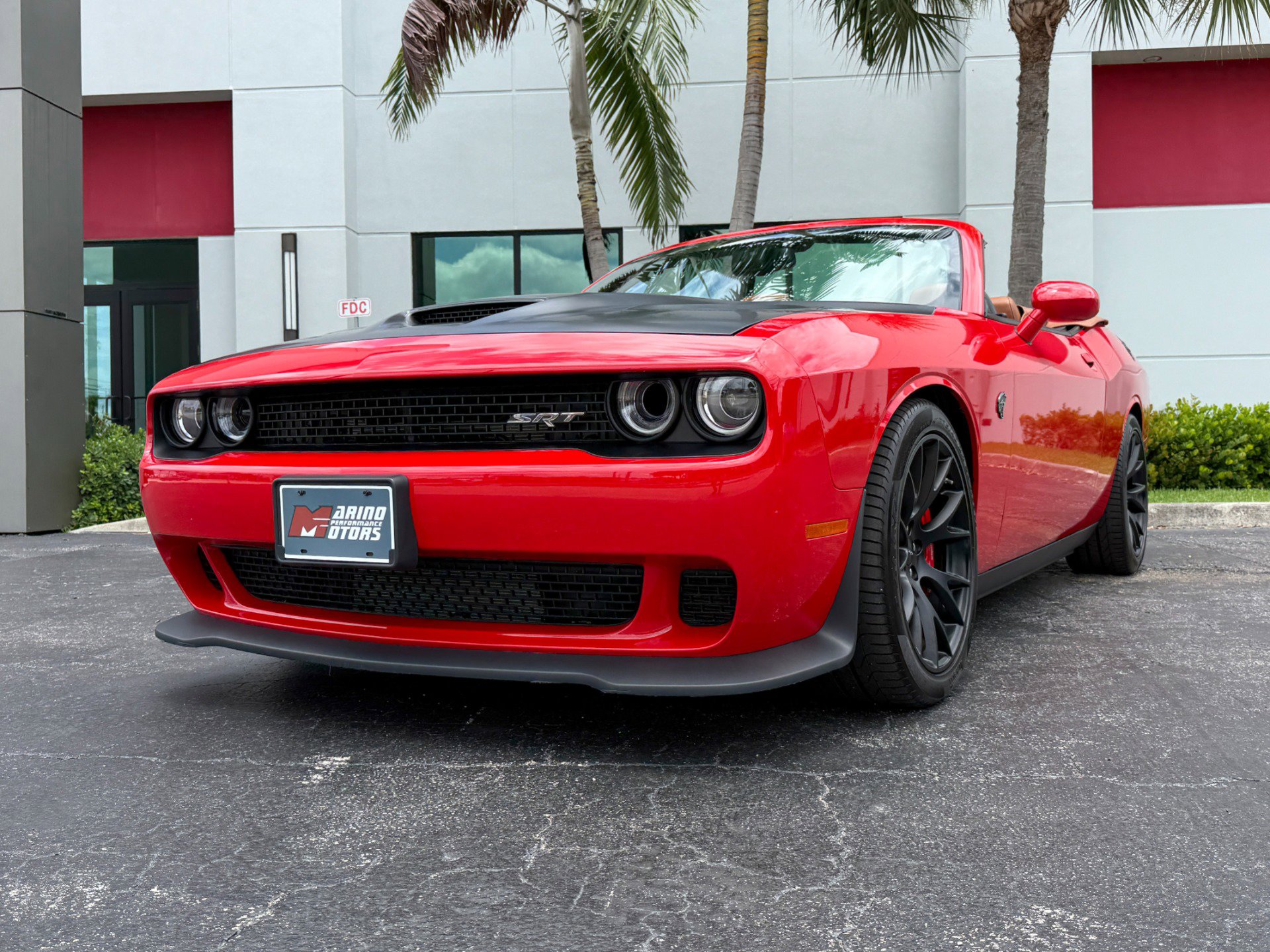Used 2015 Dodge Challenger SRT Hellcat image 7