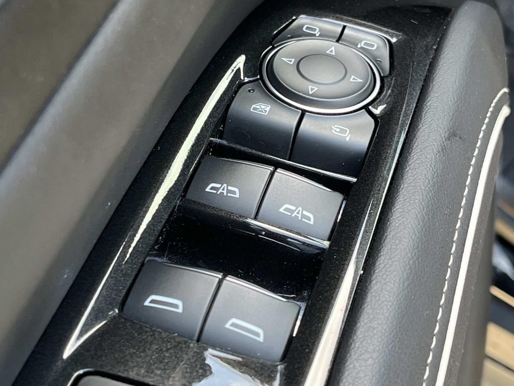 Certified 2023 Cadillac Escalade Sport w/ LPO, ONYX Package AWD/4WD image 31