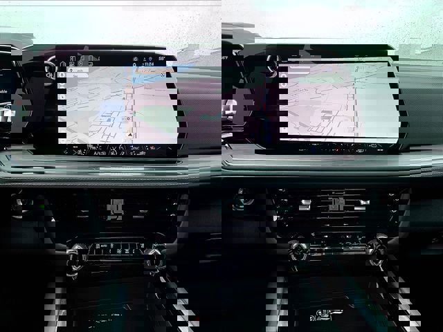 New 2025 Chevrolet Suburban Premier AWD/4WD image 11