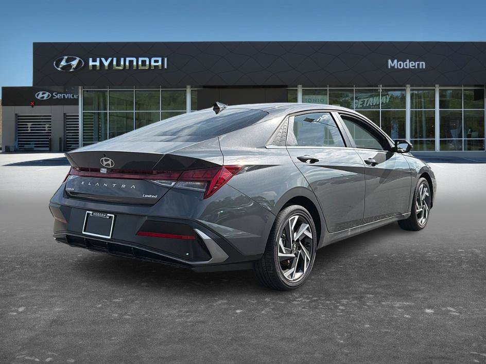 New 2026 Hyundai Elantra Limited FWD image 3