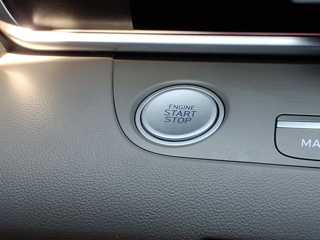 Used 2024 Hyundai Elantra SEL w/ Convenience Package image 19