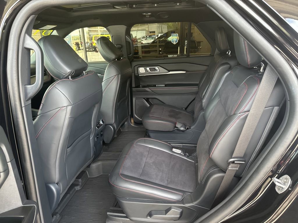 Certified 2025 Ford Explorer ST image 21