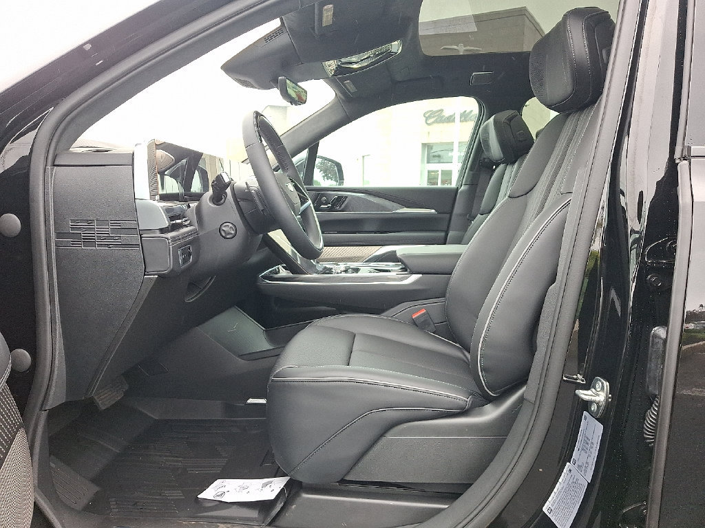 New 2026 Cadillac Escalade IQL Luxury w/ LPO, Floor Liner Package AWD/4WD image 6