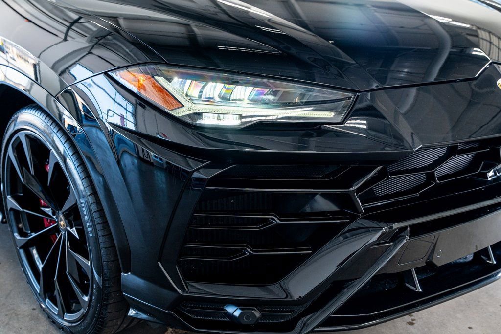 Used 2021 Lamborghini Urus image 18