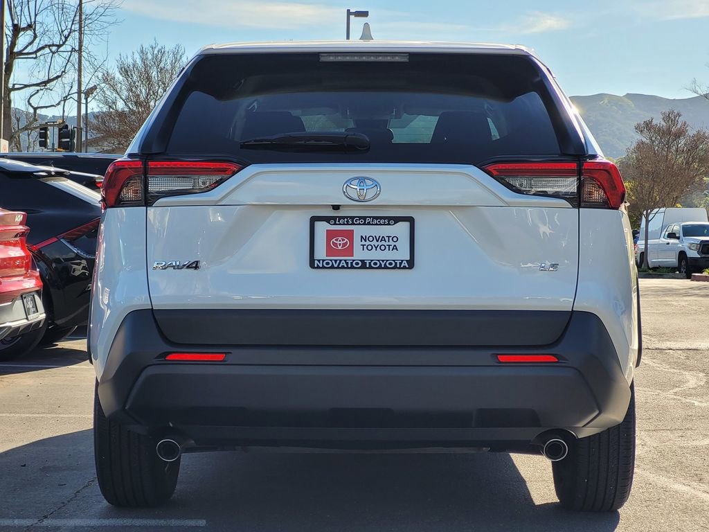 Used 2025 Toyota RAV4 LE image 7