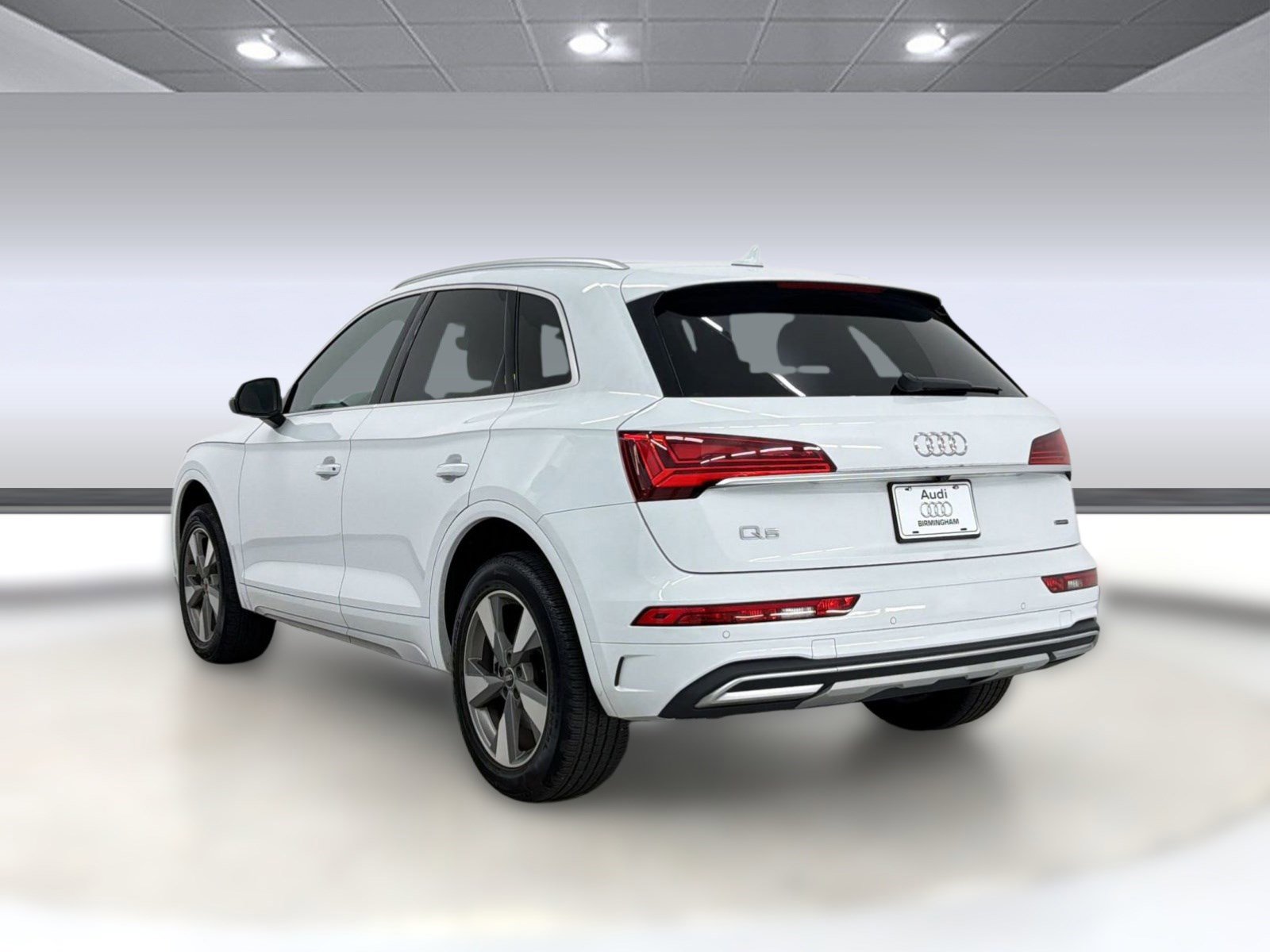 Used 2023 Audi Q5 2.0T Premium w/ Convenience Package AWD/4WD image 3