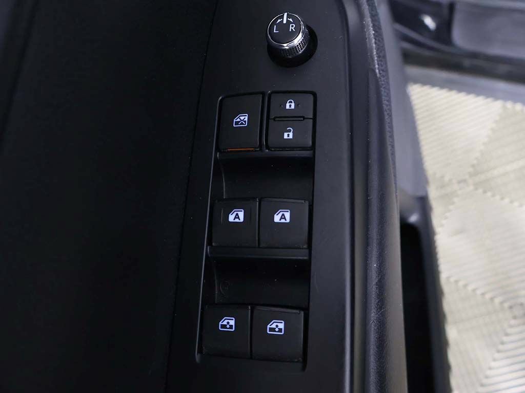 Used 2019 Toyota Highlander SE AWD/4WD image 38