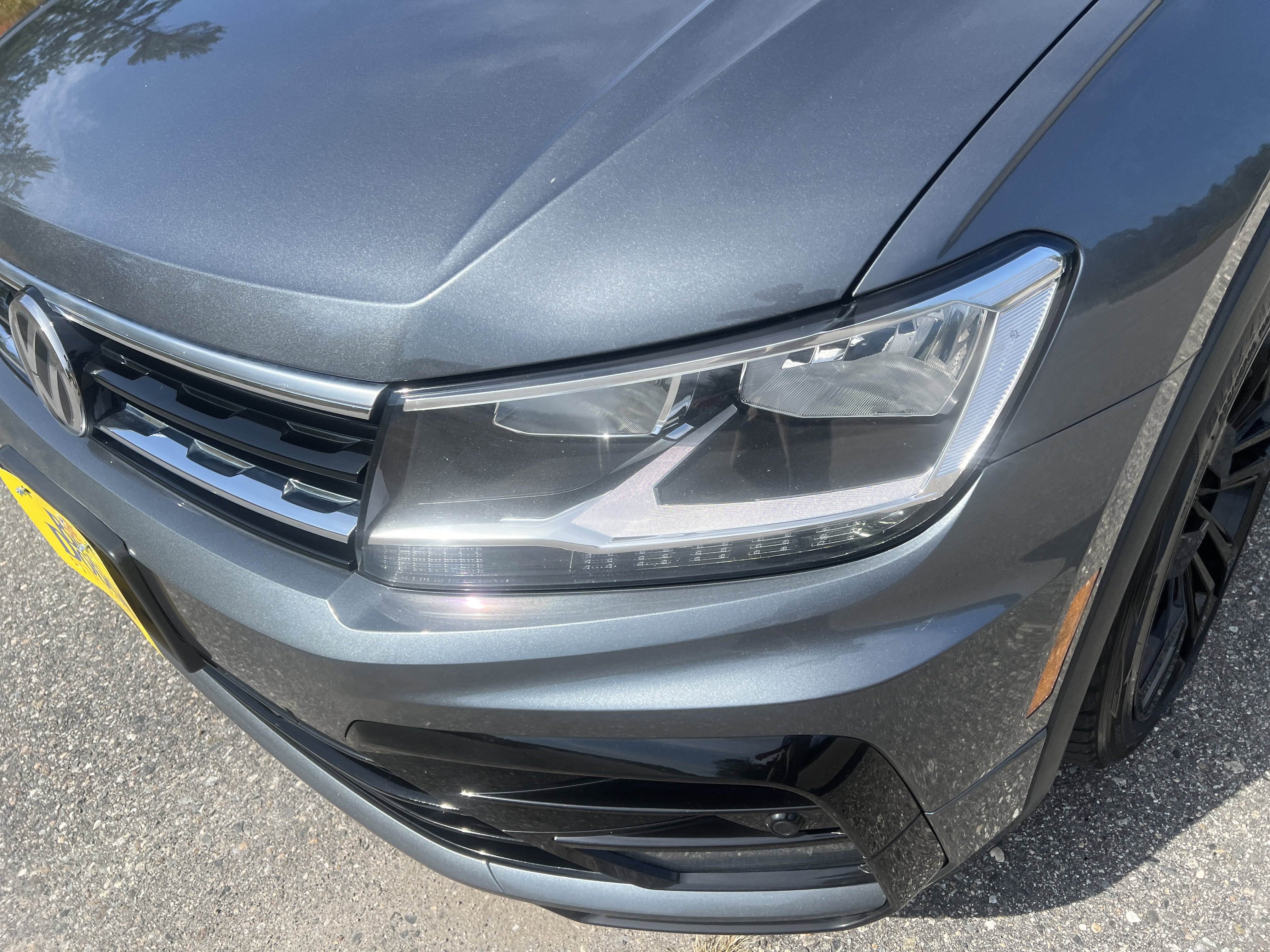 Used 2021 Volkswagen Tiguan SE R-Line image 9