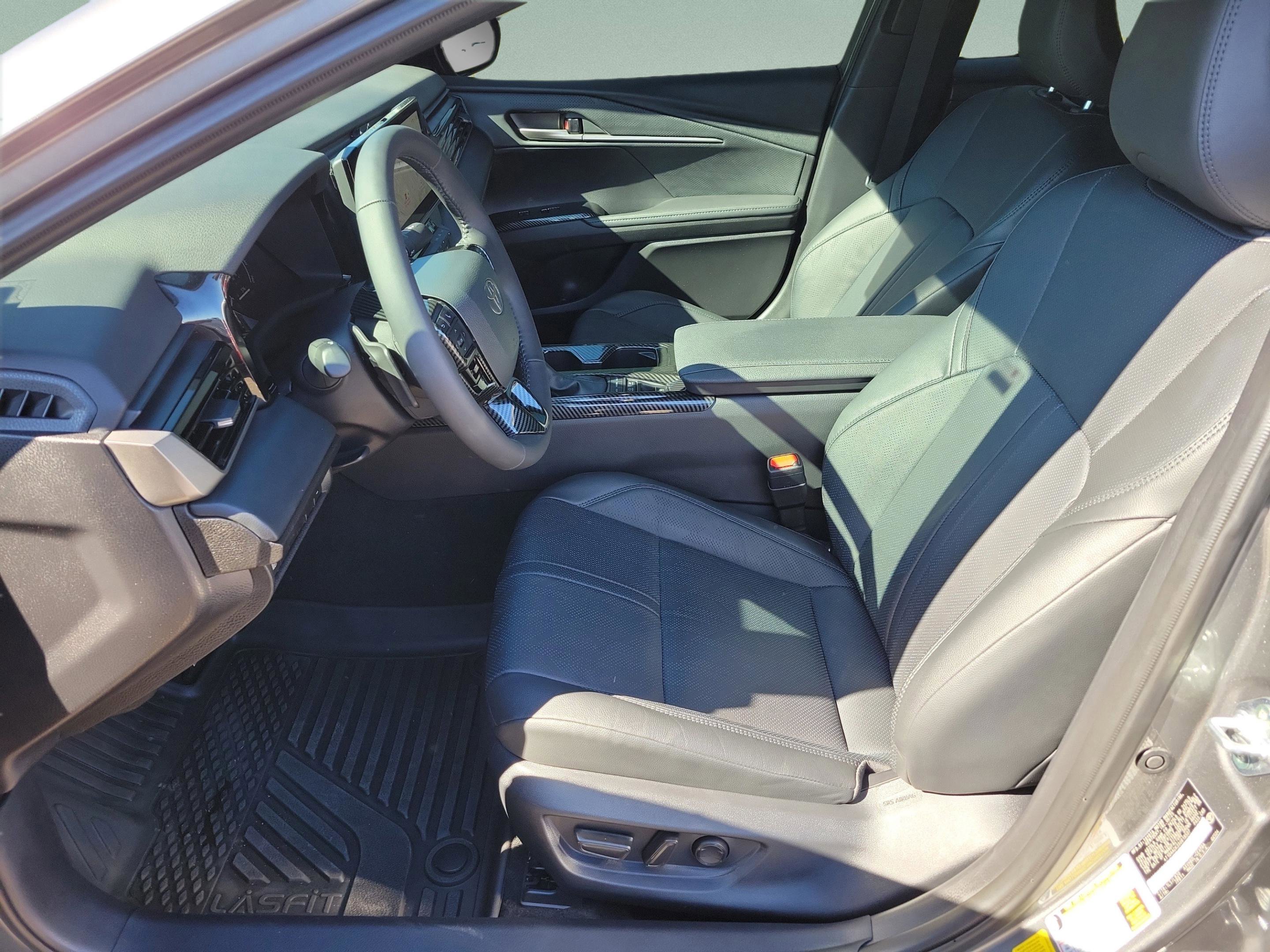 Used 2025 Toyota Camry XSE image 13