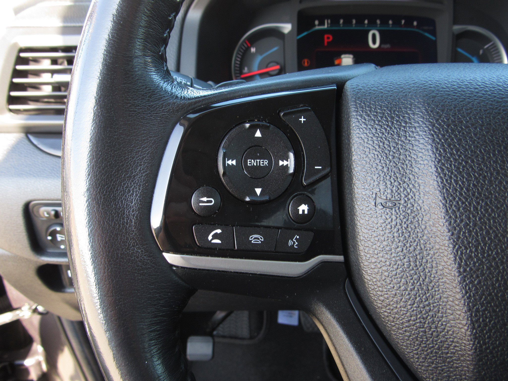 Certified 2019 Honda Pilot Touring image 28