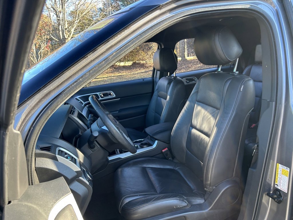 Used 2014 Ford Explorer XLT w/ Equipment Group 202A image 34