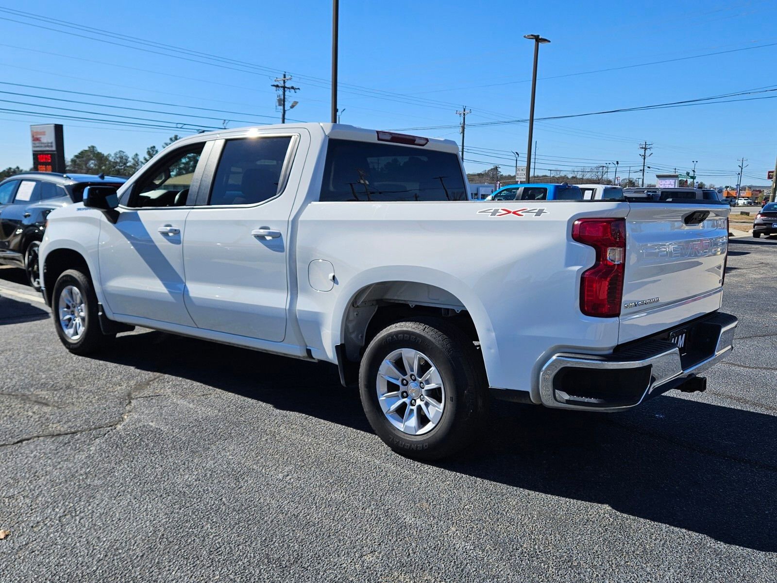 Used 2025 Chevrolet Silverado 1500 LT image 8
