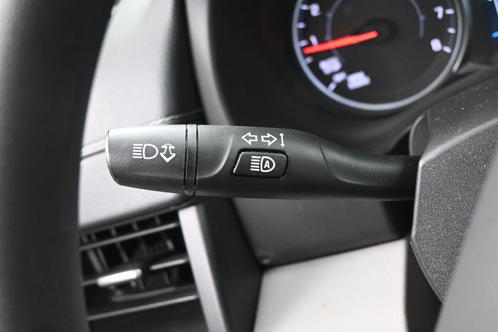 Used 2023 GMC Terrain SLE w/ Driver Convenience Package FWD image 18