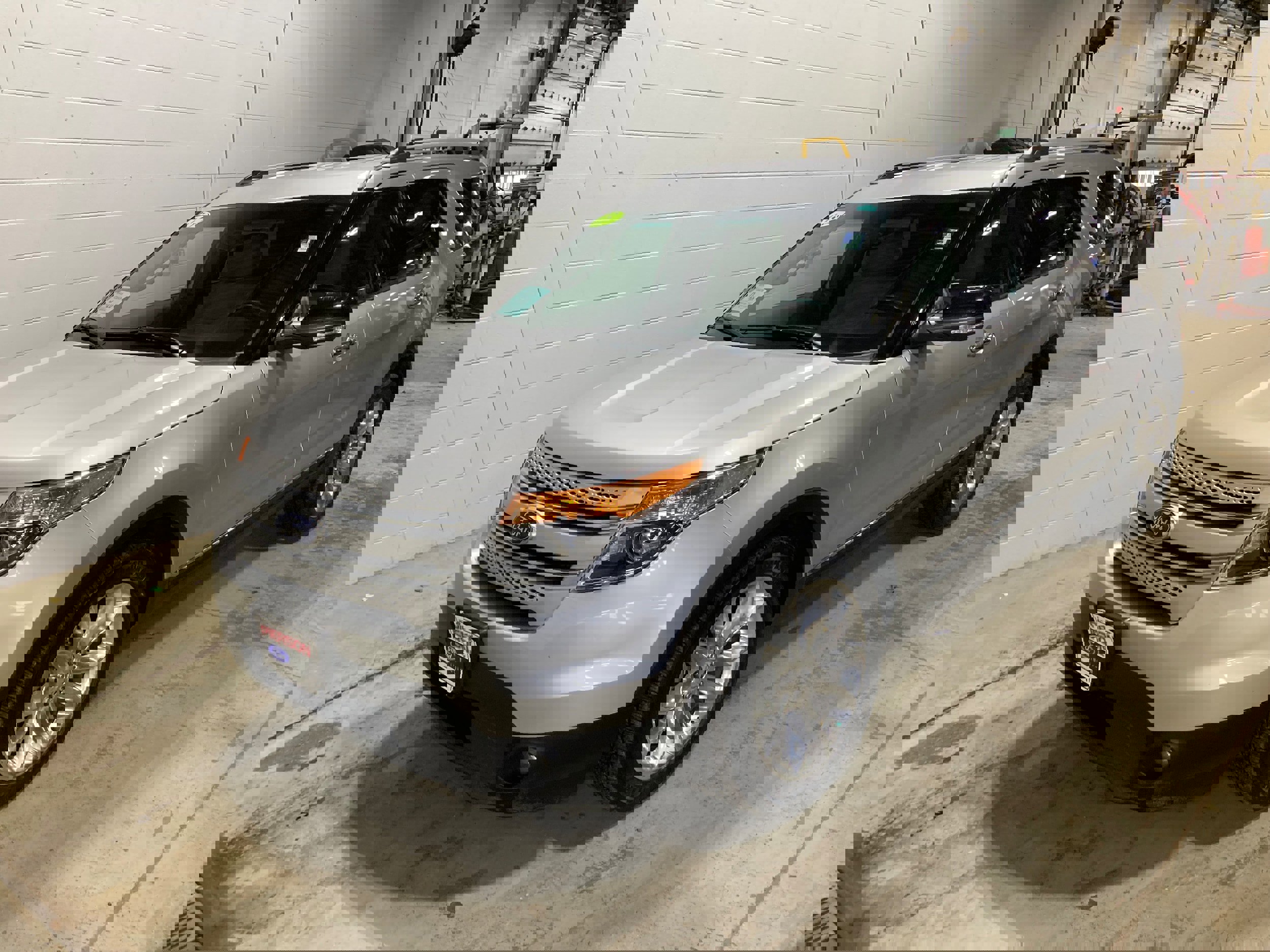 Used 2015 Ford Explorer XLT w/ Equipment Group 202B image 1