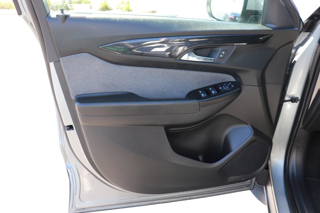 Used 2025 Chevrolet TrailBlazer LT FWD image 10