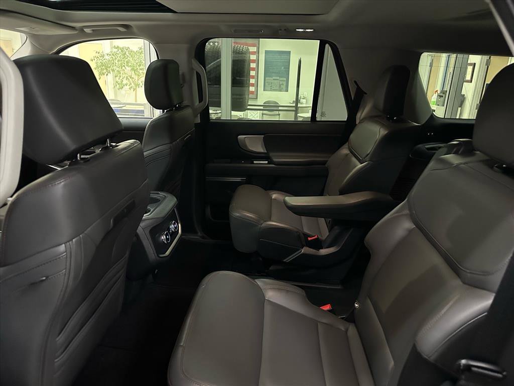 Certified 2025 Ford Expedition Active image 25