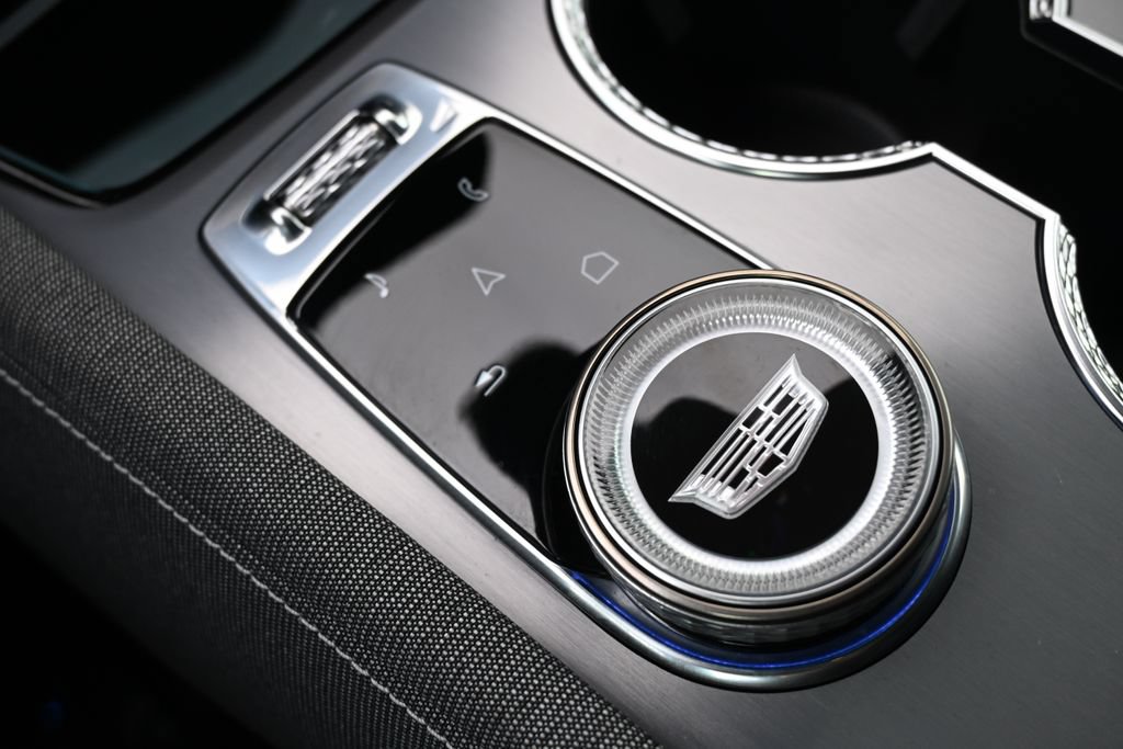 New 2026 Cadillac Vistiq Premium Luxury w/ LPO, Floor Liner Package AWD/4WD image 34