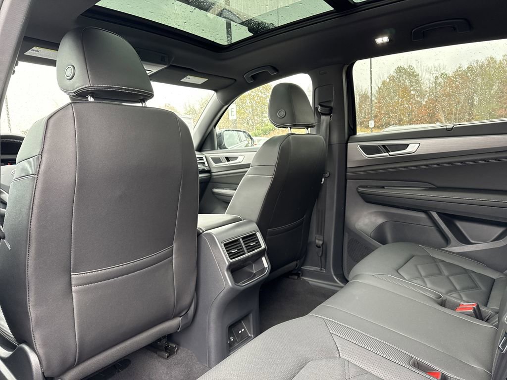 New 2026 Volkswagen Atlas Cross Sport SE image 13