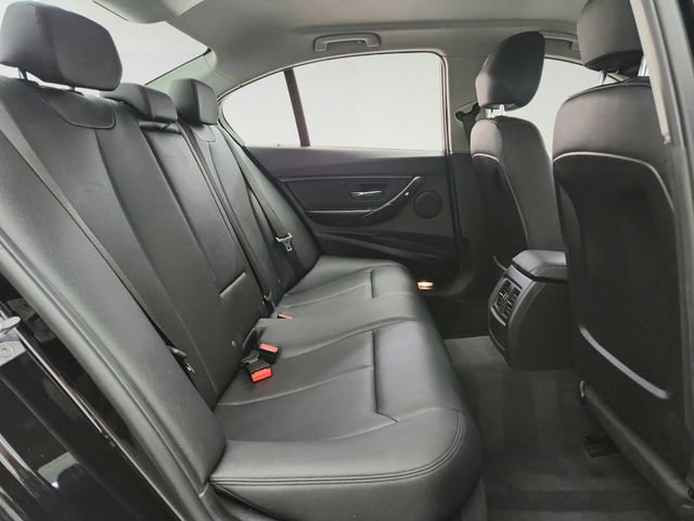Used 2017 BMW 320i xDrive Sedan AWD/4WD image 25