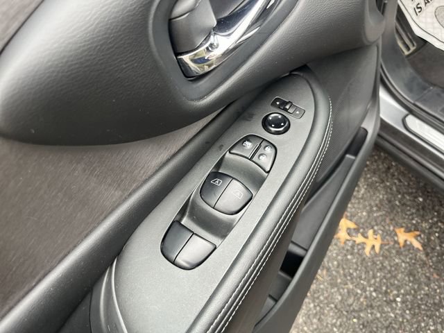 Used 2023 Nissan Murano SV image 16