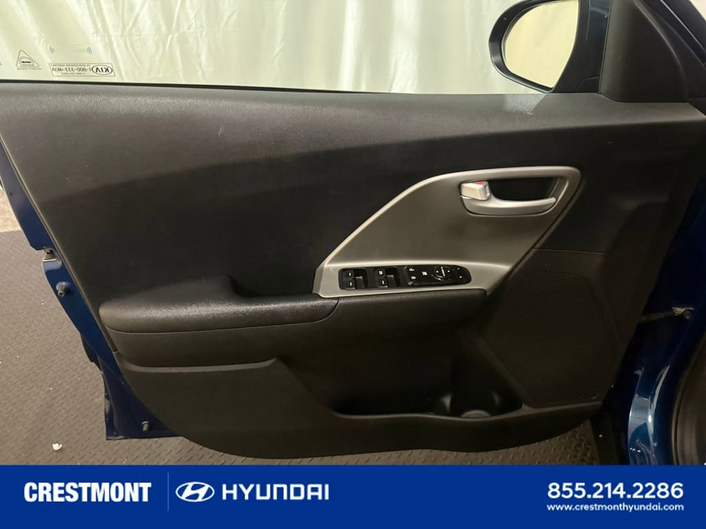 Used 2019 Kia Niro LX image 23