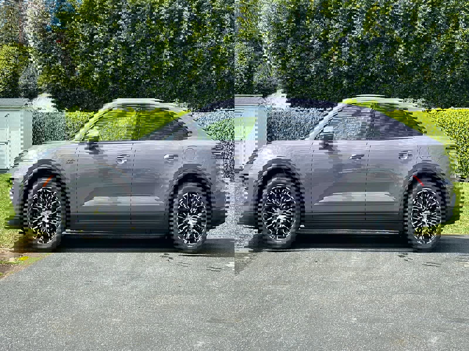 New 2026 Porsche Macan Electric image 2