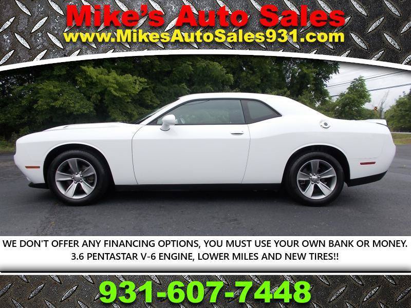Used 2019 Dodge Challenger SXT RWD image 1