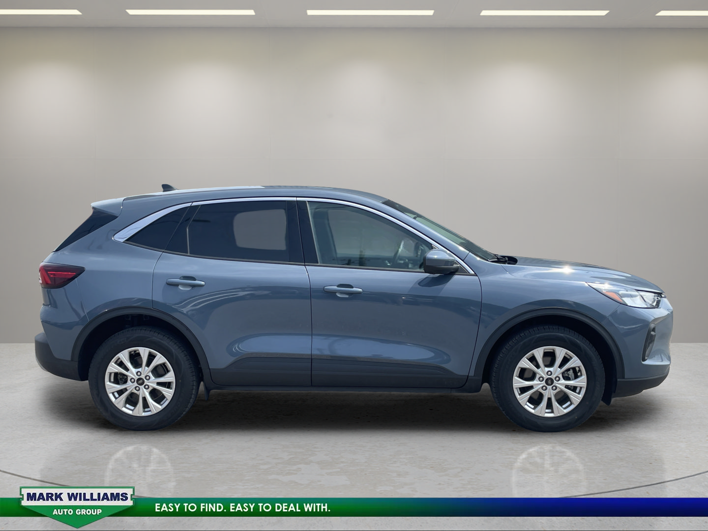Used 2023 Ford Escape Active w/ Tech Pack #2 AWD/4WD image 3