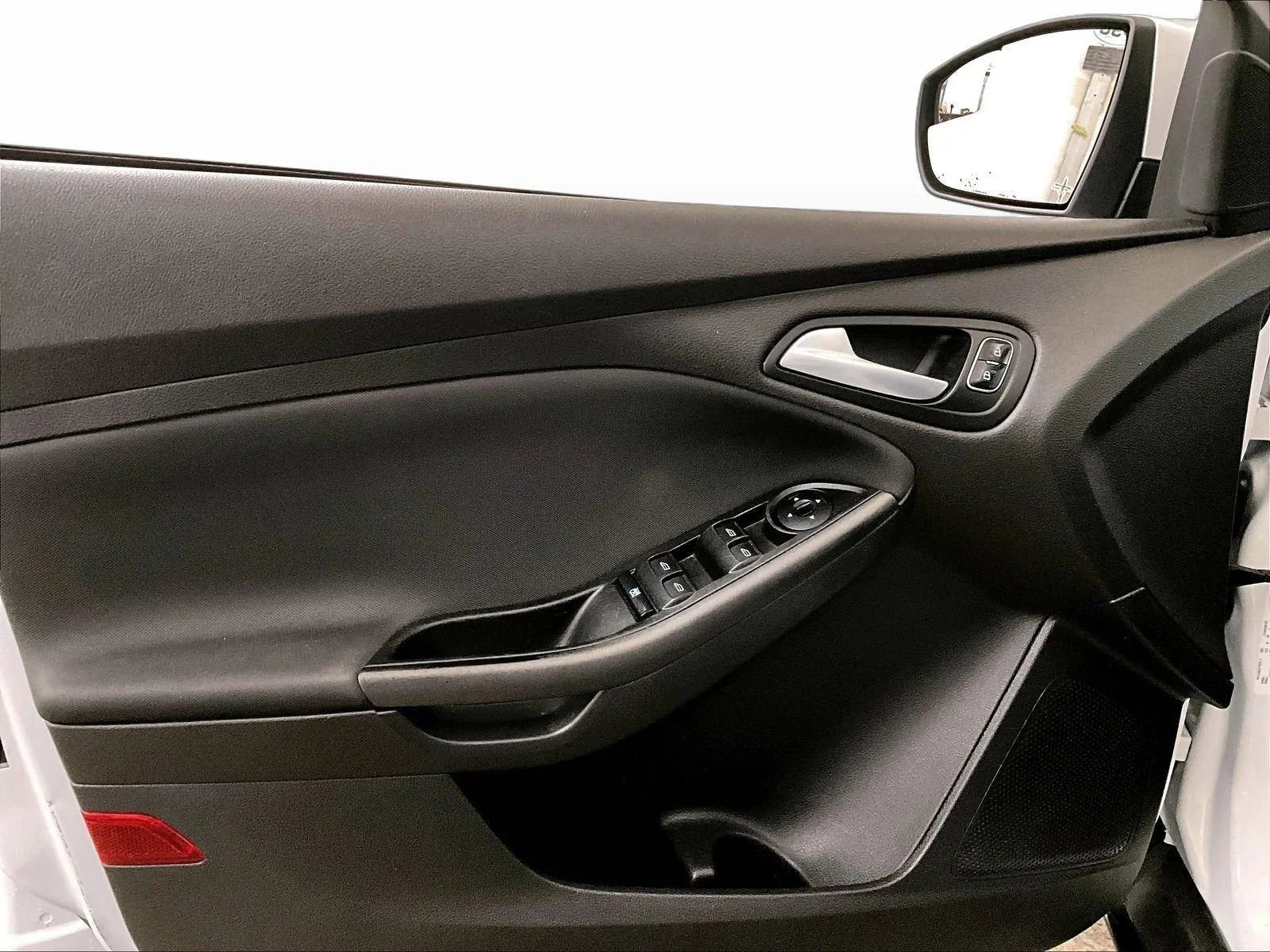 Used 2018 Ford Focus SEL image 22